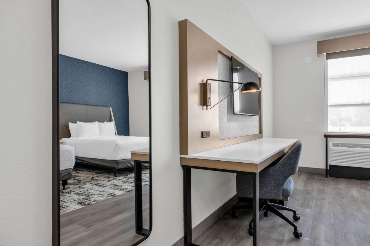 La Quinta Inn & Suites By Wyndham San Jose Airport-Downtown Eksteriør billede