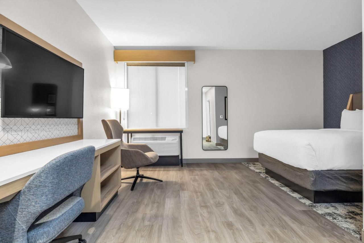 La Quinta Inn & Suites By Wyndham San Jose Airport-Downtown Eksteriør billede