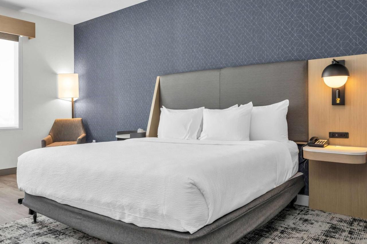 La Quinta Inn & Suites By Wyndham San Jose Airport-Downtown Eksteriør billede