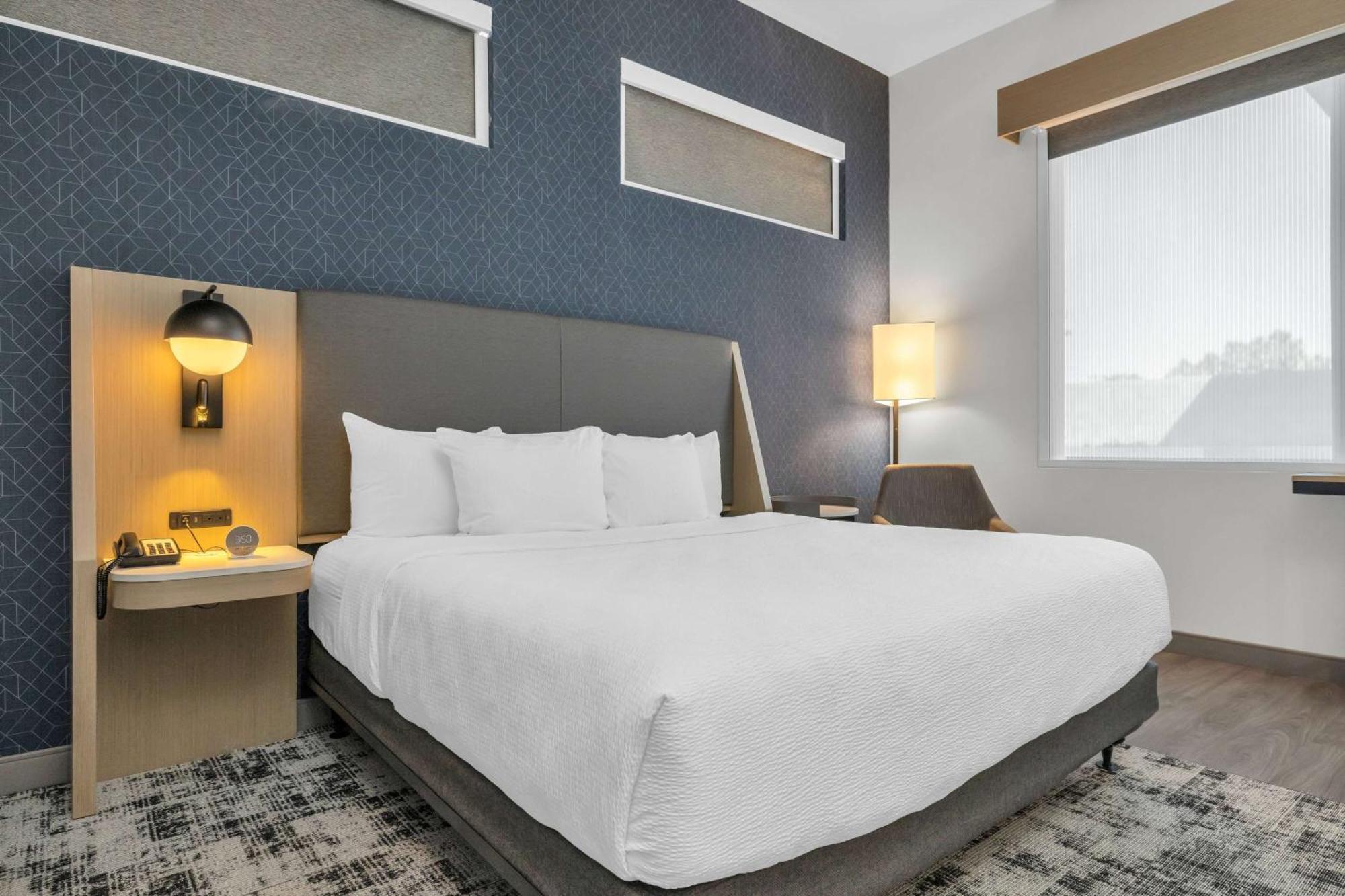 La Quinta Inn & Suites By Wyndham San Jose Airport-Downtown Eksteriør billede