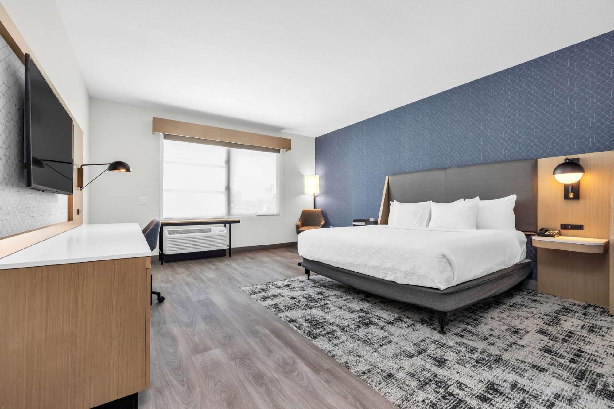 La Quinta Inn & Suites By Wyndham San Jose Airport-Downtown Eksteriør billede