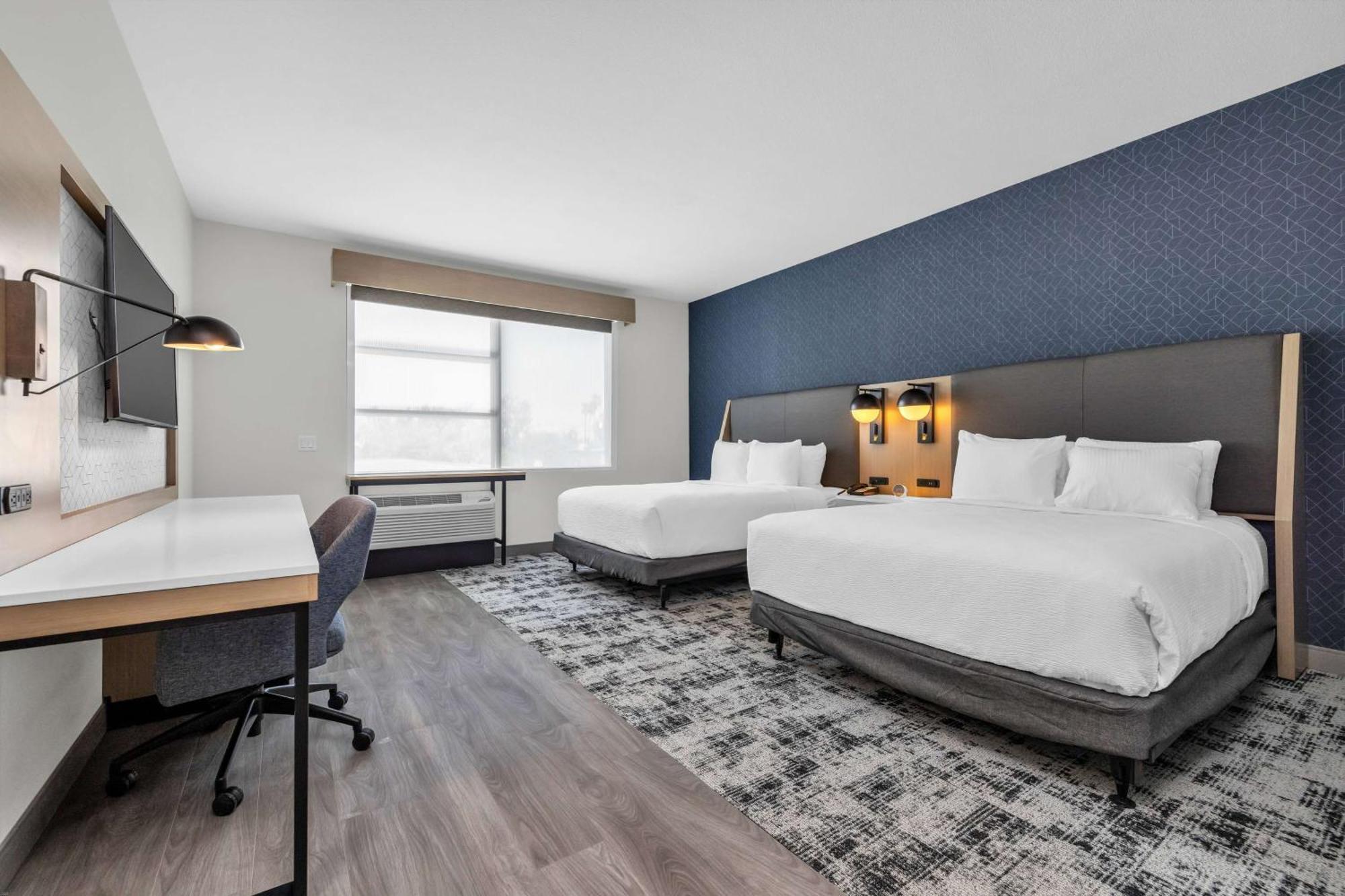 La Quinta Inn & Suites By Wyndham San Jose Airport-Downtown Eksteriør billede